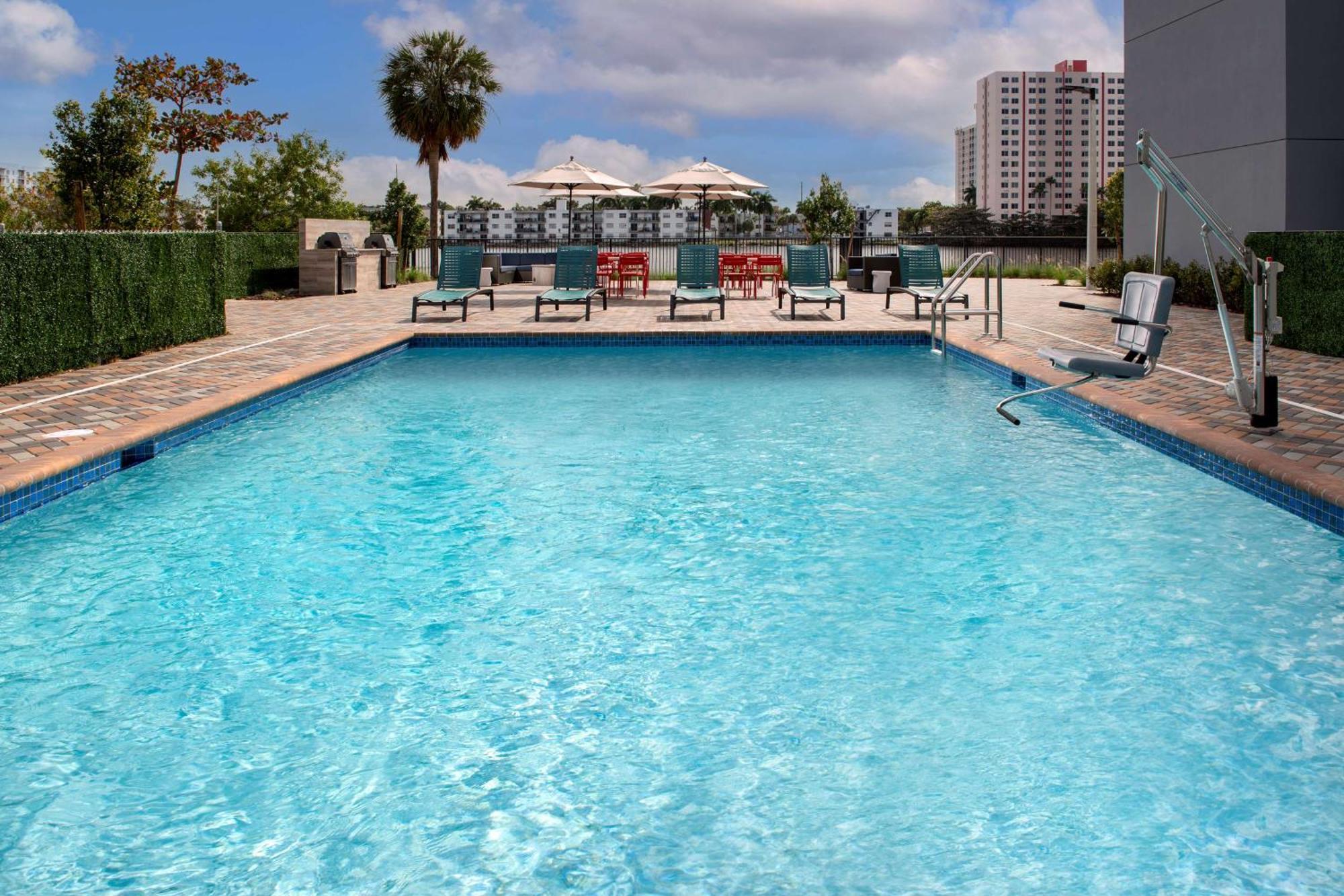 Home2 By Hilton Miami Airport South Blue Lagoon Miami Springs
